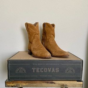 Tecovas The Roy Suede boot